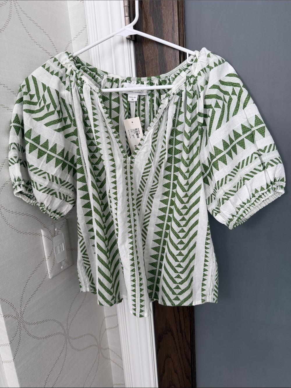 Velvet by Graham & Spencer Green and White Peasant Top